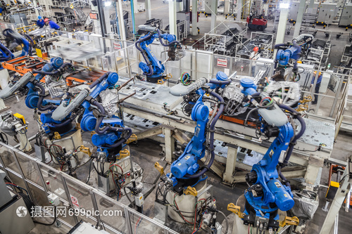 汽車(chē)生產(chǎn)車(chē)間機(jī)器人在焊接